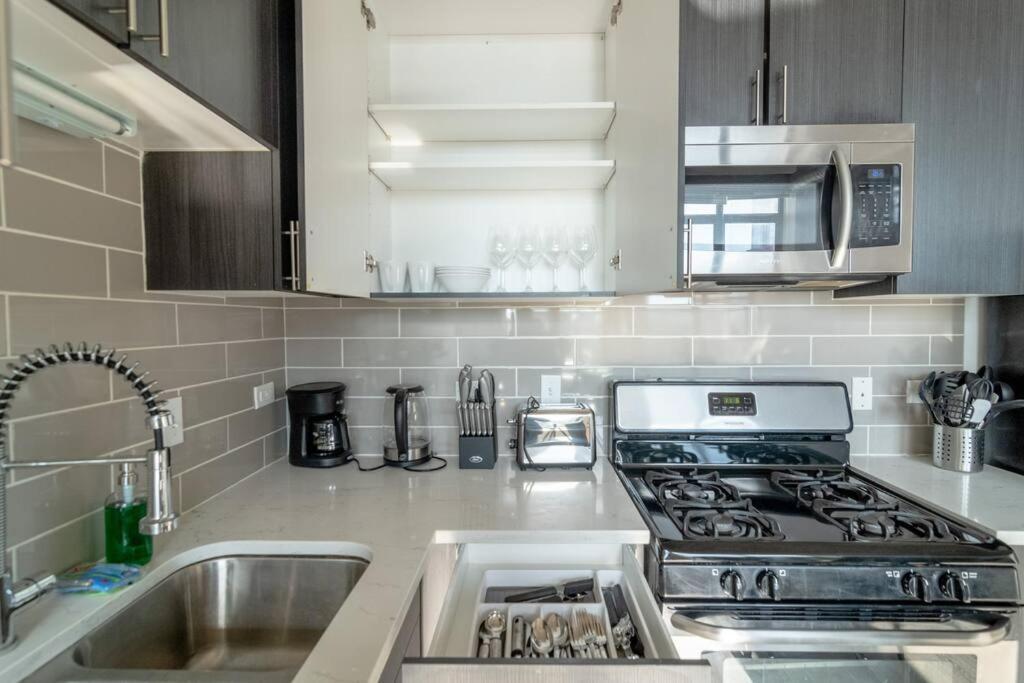 Mccormick Place Beautiful 2Br Apartment With Optional Parking Sleeps Up To 8 Near Soldier Field, Grant Park And Lakefront Trail Chicago Bagian luar foto
