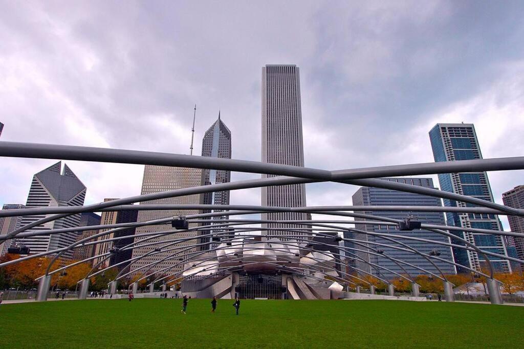 Mccormick Place Beautiful 2Br Apartment With Optional Parking Sleeps Up To 8 Near Soldier Field, Grant Park And Lakefront Trail Chicago Bagian luar foto